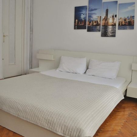 Downtown Apartment Piata Romana Бухарест Екстер'єр фото